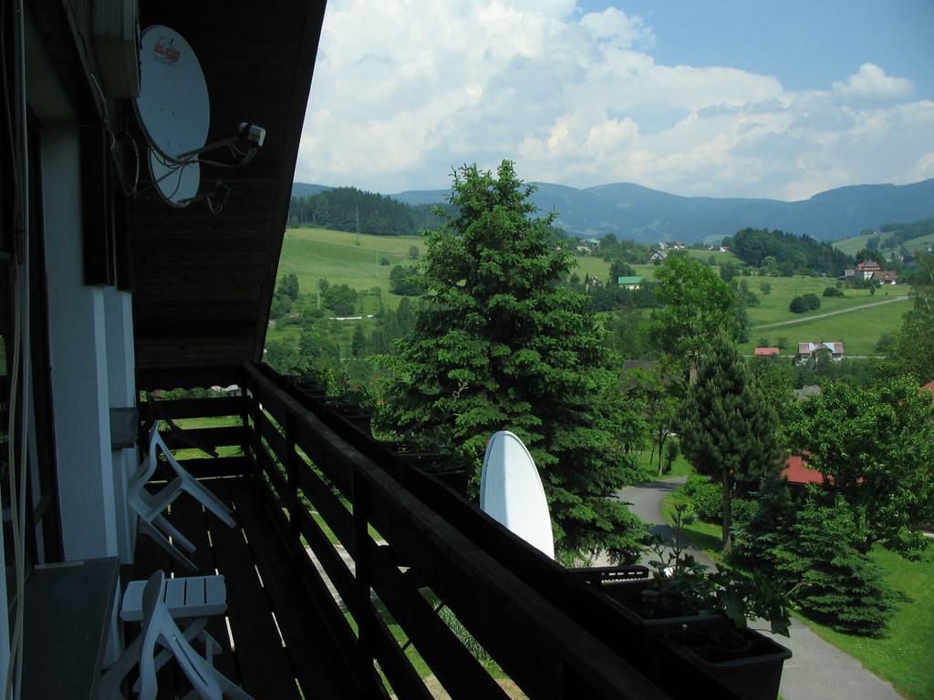 Hotel Penzion Daniela Paseky nad Jizerou Exteriér fotografie
